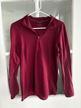 Patagonia Thermal Weight - Burgundy Three Quarter Zip, Capilene Shirt, Size M